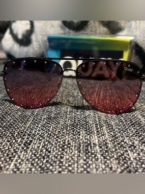 NEW Quay Australia High Key Rhinestone Pink Silver Sunglasses